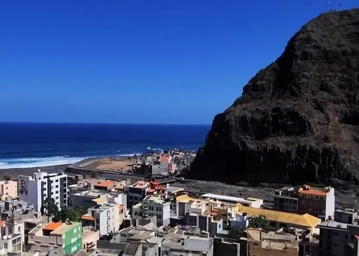 La Menor